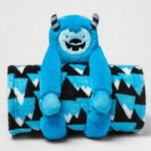 Pillowfort Yeti Throw buddy with Plush Pal